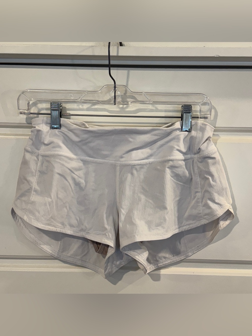 Lululemon Speed Up White Low-Rise Lined Shorts Women’s Size 4